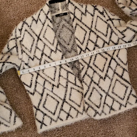 Avec Les Filles Black & White Eyelash Cardigan Size M - Picture 9 of 10